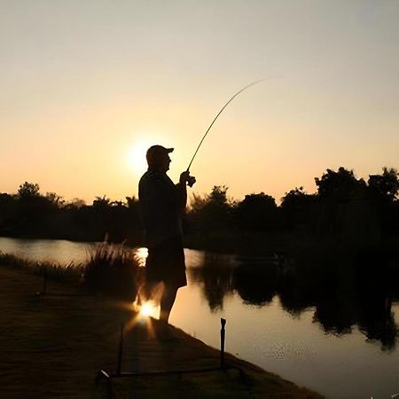 Greenfield Valley Fishing Resort HHQ Buitenkant foto